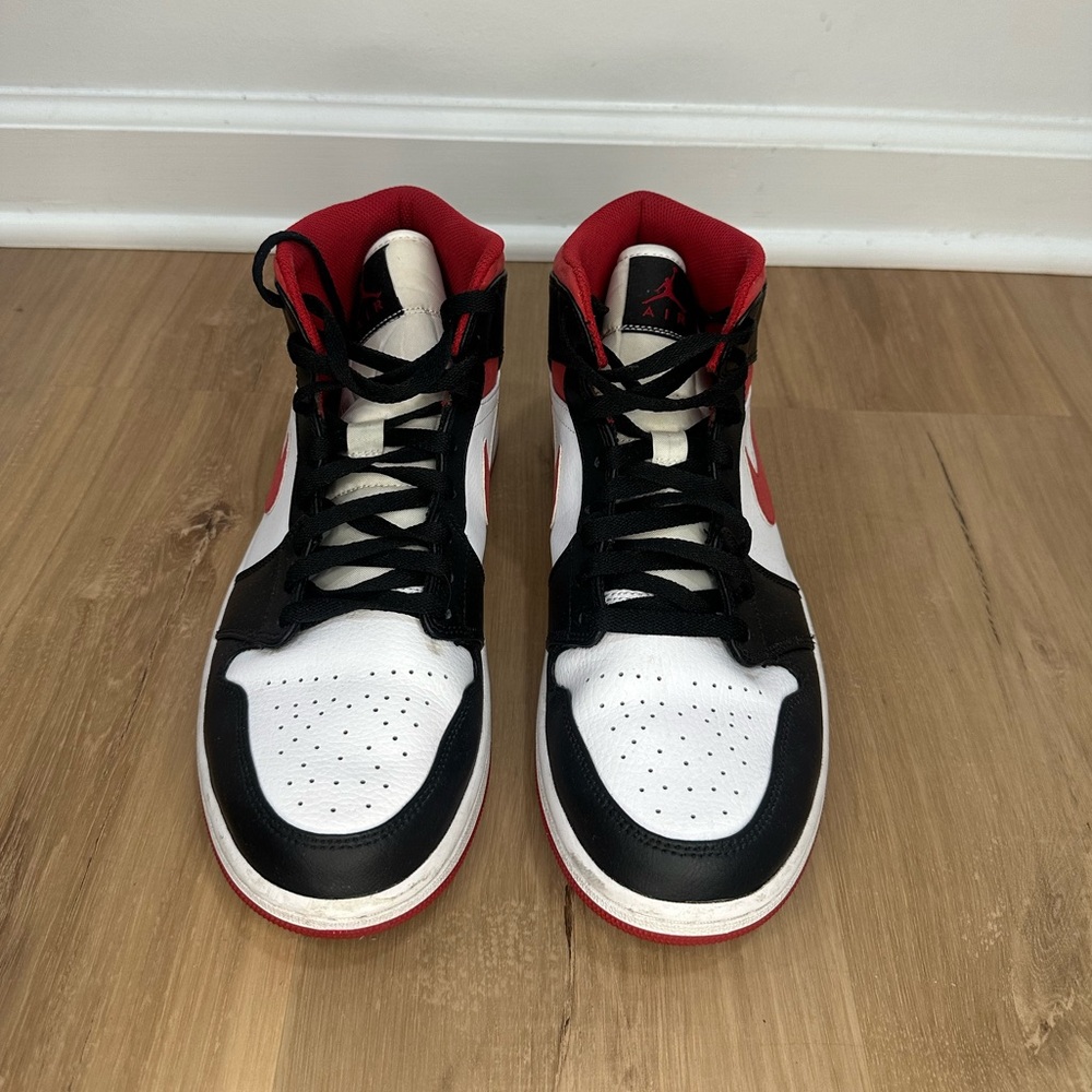 AIR JORDAN RETRO 1